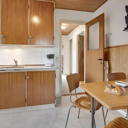 3 Bedroom Beautiful In Feriehus