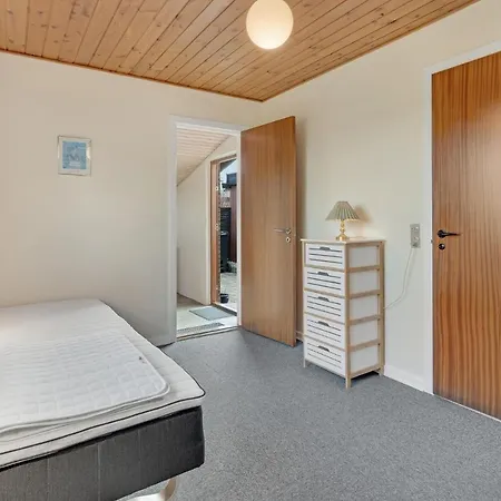 3 Bedroom Beautiful In Feriehus *