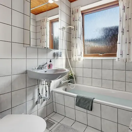 3 Bedroom Beautiful In Feriehus *